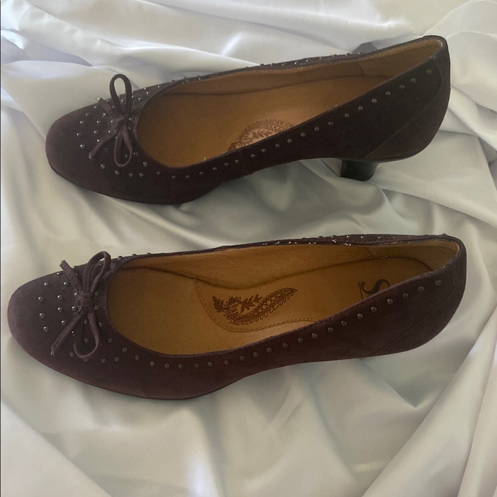 NWOT🤎Söfft  Women's Shoes with Studded Detail